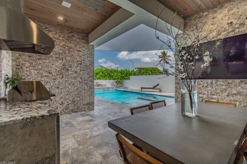 1249 Rordon Ave, Naples FL 34103-4518 exterior