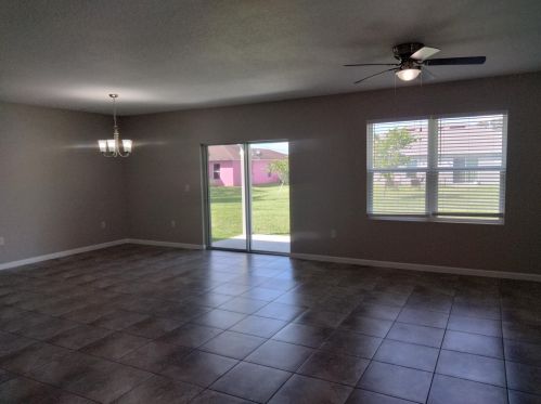 368 Camrose St, Fort Pierce FL  34983-1530 exterior