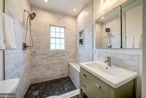 8436 Leaf Rd, Alexandria VA 22309-1708 exterior