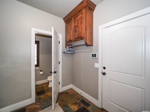 2161 Lorita Way, Sandy UT 84093-6514 exterior