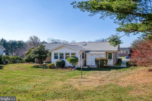 1035 Devonshire Rd, Lancaster, PA 17601-1609