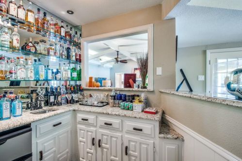 10727 Cox Ln, Dallas TX 75229-5211 exterior