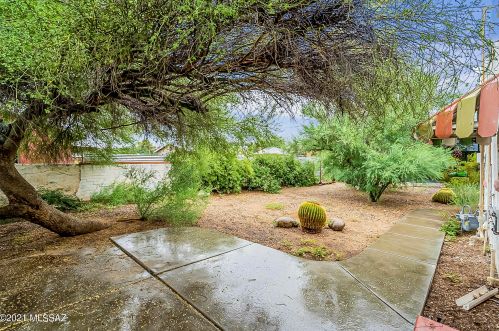 1338 Grant Rd, Tucson AZ 85712-2307 exterior