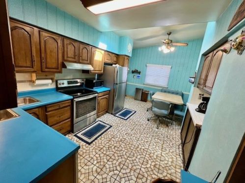 515 Aspen St, Pittsburgh PA 15122-1234 exterior