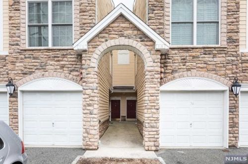 3 Forshee Cir, Montvale, NJ 07645-1781