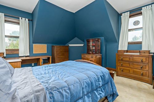 654 Bower Hill Rd, Pittsburgh PA 15243-2040 exterior