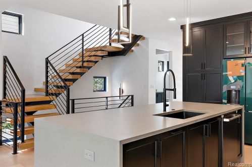 1852 Holland St, Bham MI 48009-6856 exterior