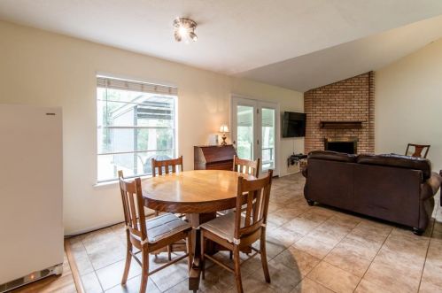 3345 Pne Grv Dr, Huntsville TX 77340-8937 exterior