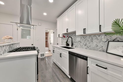 1325 58th St, Milwaukee WI  53214-3434 exterior