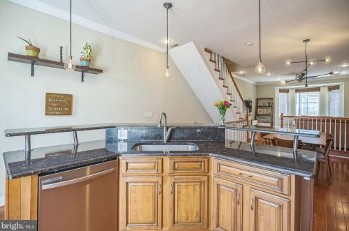 1011 Dorrance St, Philadelphia PA 19146-2650 exterior