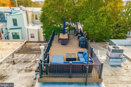 2210 Kater St, Philadelphia PA 19146-1139 exterior