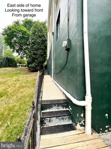 1318 Howard Ave, Primrose PA 17901-3418 exterior