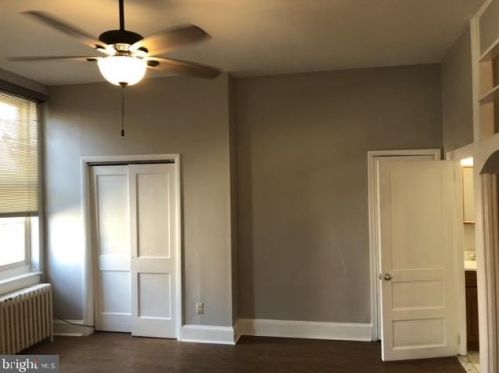 802 2nd St, Philadelphia PA 19122-3324 exterior