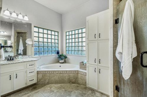 30704 Berry Crk Dr, Georgetown TX 78628-1119 exterior