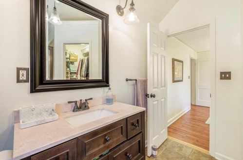 1056 Country Ln, Atlanta GA 30324-4519 exterior