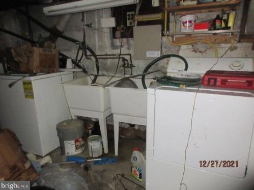 818 Lawnton Ter, Manor PA 19036-1109 exterior