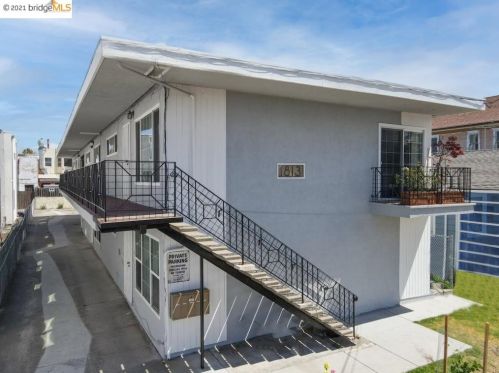 1813 63rd St, Berkeley, CA 94703-2732