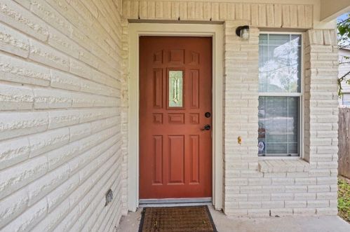 1225 Anise Dr, Austin TX  78741-7528 exterior