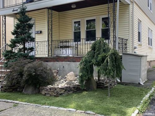 7 Nishuane Rd, Montclair NJ  07042-2424 exterior