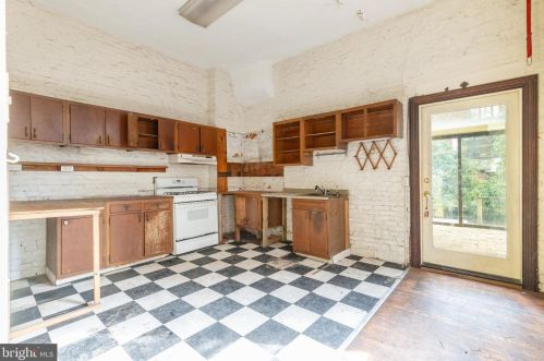 4510 Chester Ave, Philadelphia PA 19143-3706 exterior