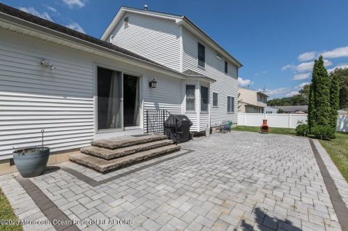 52 Pelican Dr, Berkeley Township NJ 08721-1654 exterior