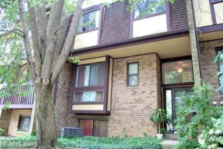 6876 Deer Run Dr, Alexandria VA  22306-1124 exterior