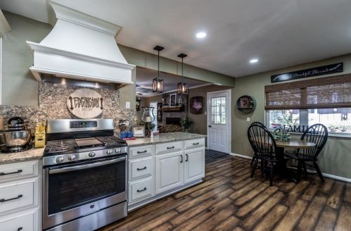 2011 Ave, Huntsville TX 77340-5137 exterior