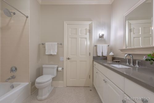 2252 Racine Ave, Chicago IL 60614-2110 exterior