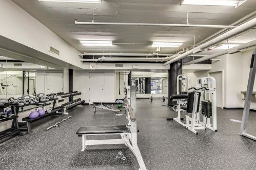 165 Canal St, Chicago IL 60606-1408 exterior