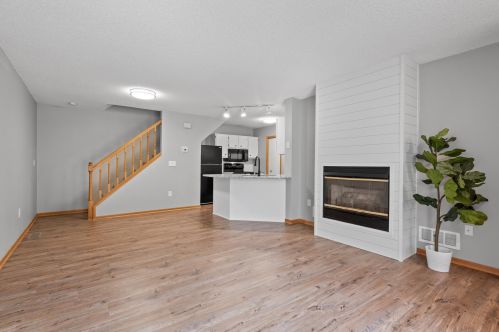 793 Crystal Ave, Saint Paul, MN 55126-2972