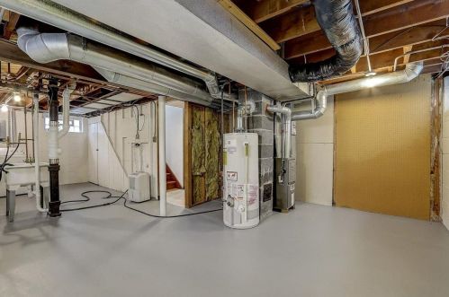 936 Currie Pl, Milwaukee WI 53213-3006 exterior