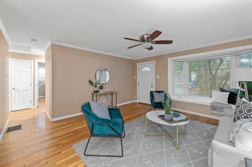 7384 Sharp Ave, Saint Louis MO 63116-3040 exterior