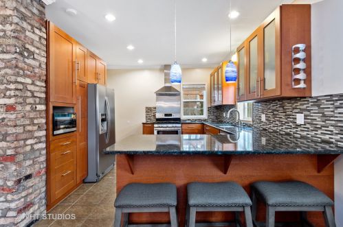 514 5th Ave, Saint Charles IL  60174-2928 exterior