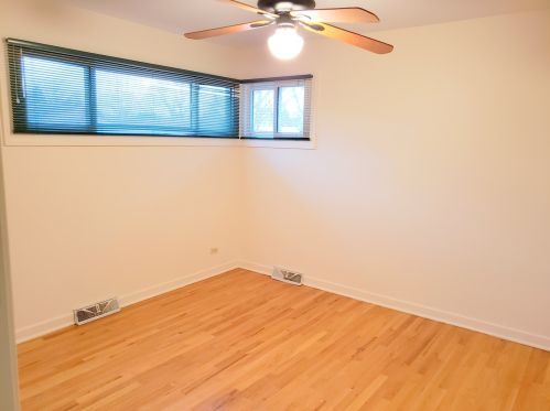 372 Fremont Ave, Elmhurst IL 60126-2253 exterior