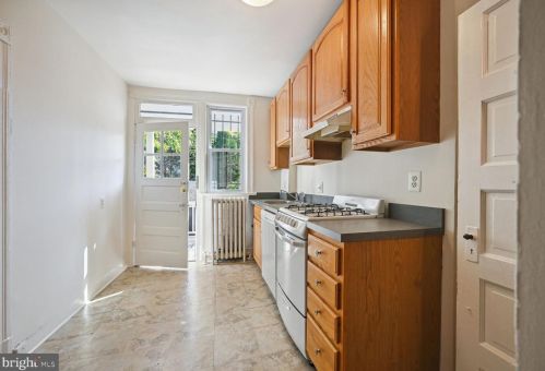 1907 35 Pl, Washington DC 20007-1407 exterior