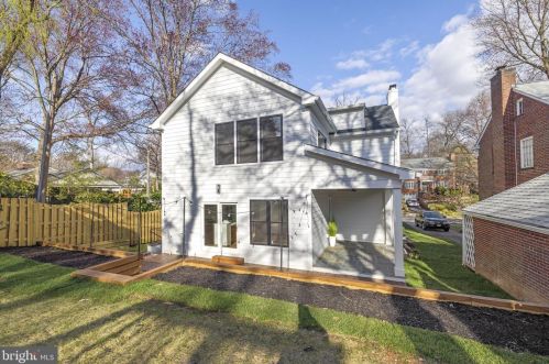 2706 Valley Dr, Alexandria VA  22302-2845 exterior