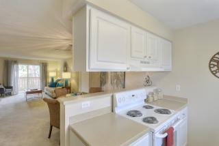 15405 Des Moines Memorial Dr, Seattle WA  98148-2576 exterior