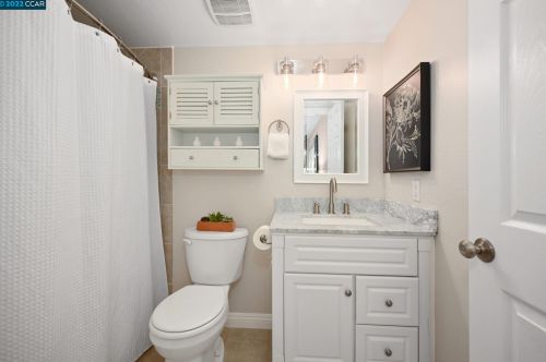 889 Camelback Pl, Concord CA 94523-1225 exterior