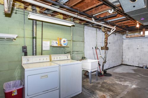 1901 Junction Ave, Kalamazoo MI  49048-1622 exterior