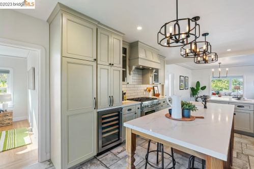 1514 Blake St, Berkeley CA 94703-1805 exterior