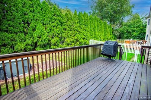 218 Manhattan Ter, Dumont NJ  07628-2234 exterior