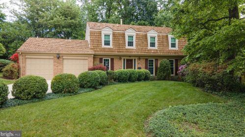 11 Bentana Way, Rockville, MD 20850-2726