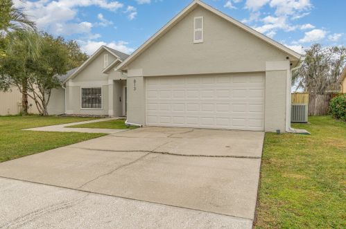 813 Cloyd Dairy Loop, Orlando FL  32825-7302 exterior