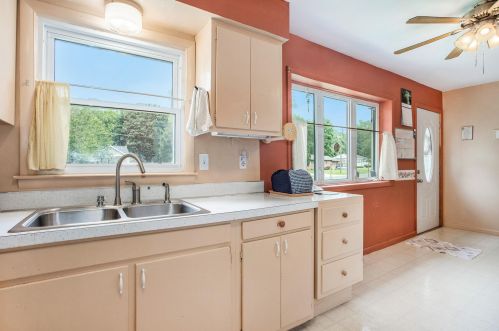 3620 Borgess Dr, Kalamazoo, MI 49048-1065