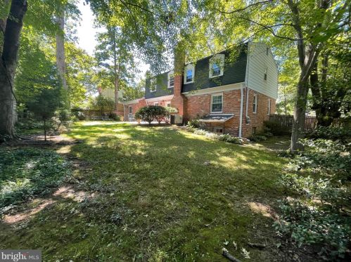 8715 Liberty Ln, Rockville, MD 20854-3627