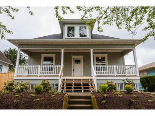3943 32nd Ave, Portland, OR 97202-3424
