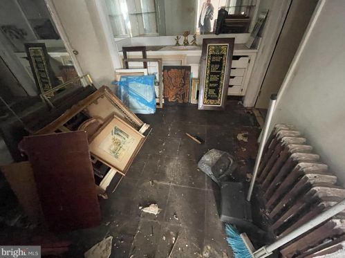 9 Cadwalader Dr, Trenton NJ 08618-0033 exterior