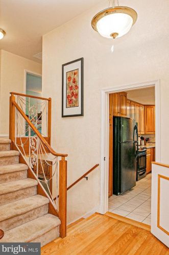 66 Red Lion Rd, Huntingdon Valley PA 19006-6436 exterior