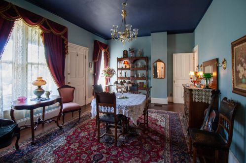 2735 State St, Milwaukee WI 53208-3549 exterior