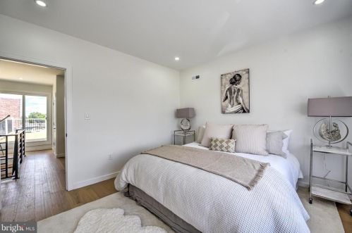 1107 52 St, Philadelphia PA 19143-4217 exterior